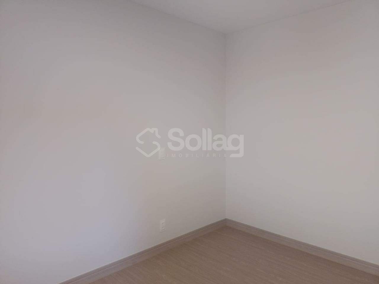 Casa em condomínio para aluguel no Vila Omizollo: