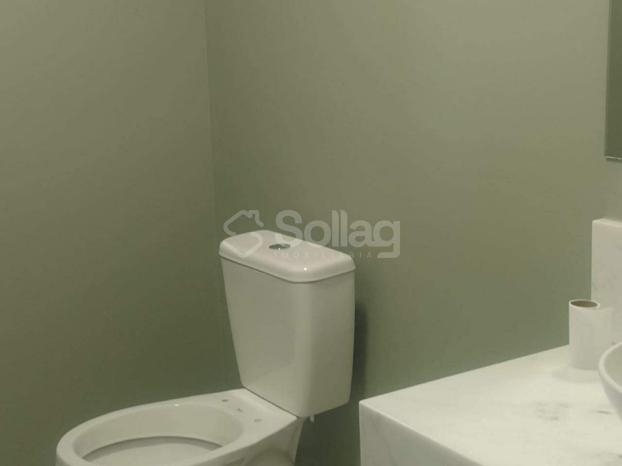 Casa em condomínio para aluguel no Vila Omizollo: