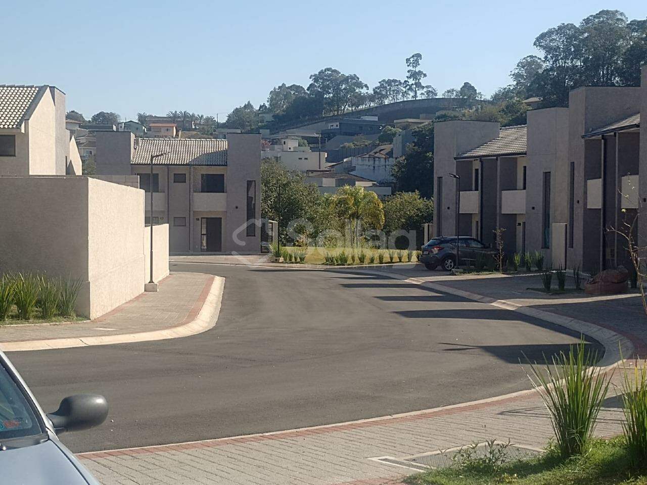 Casa em condomínio para aluguel no Vila Omizollo: 