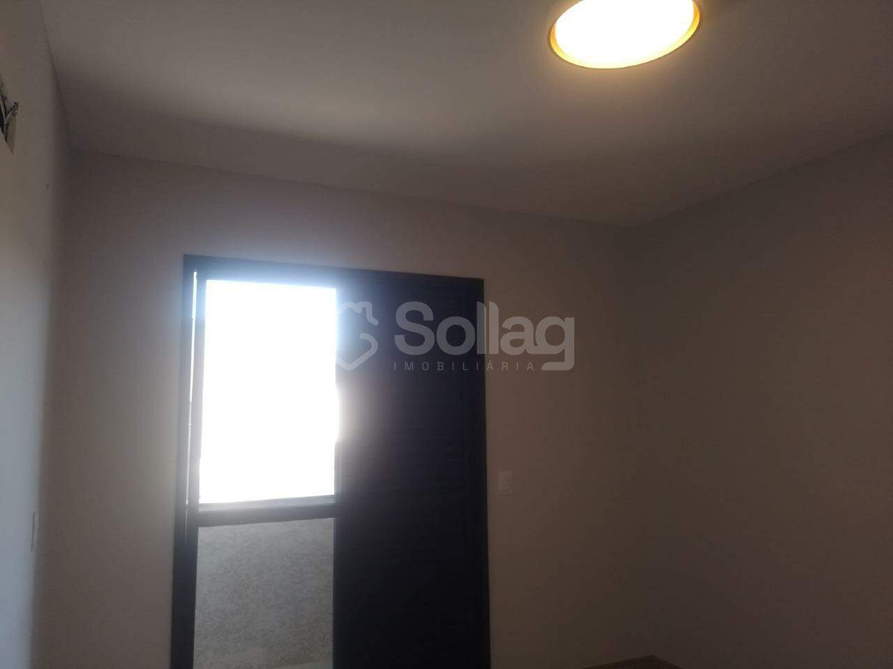 Casa em condomínio para aluguel no Vila Omizollo: