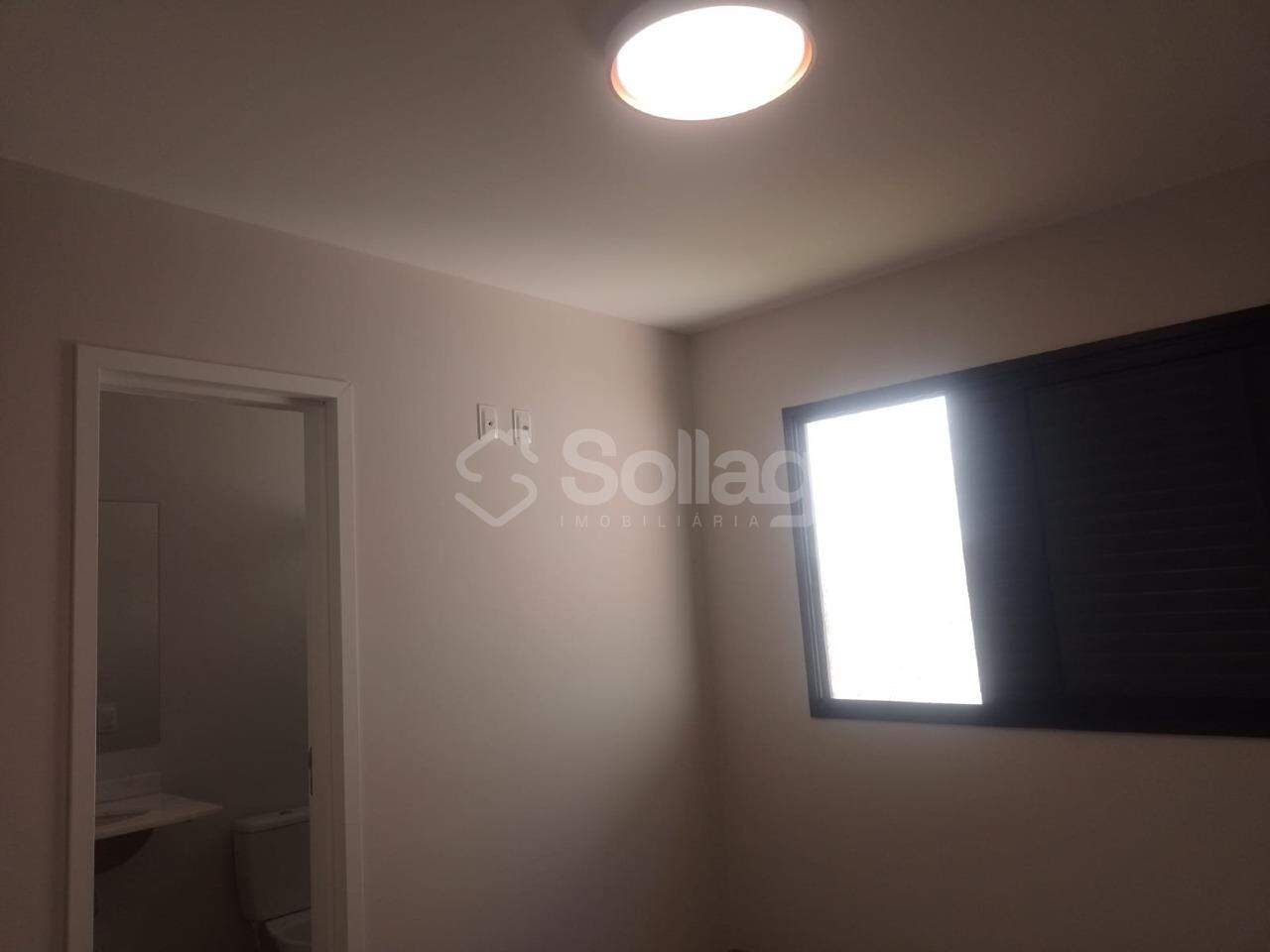 Casa em condomínio para aluguel no Vila Omizollo: