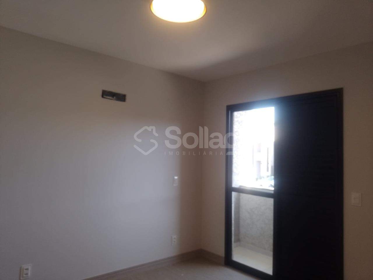 Casa em condomínio para aluguel no Vila Omizollo: