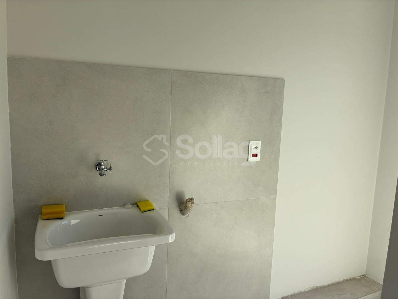 Casa para aluguel no Vila Omizollo: