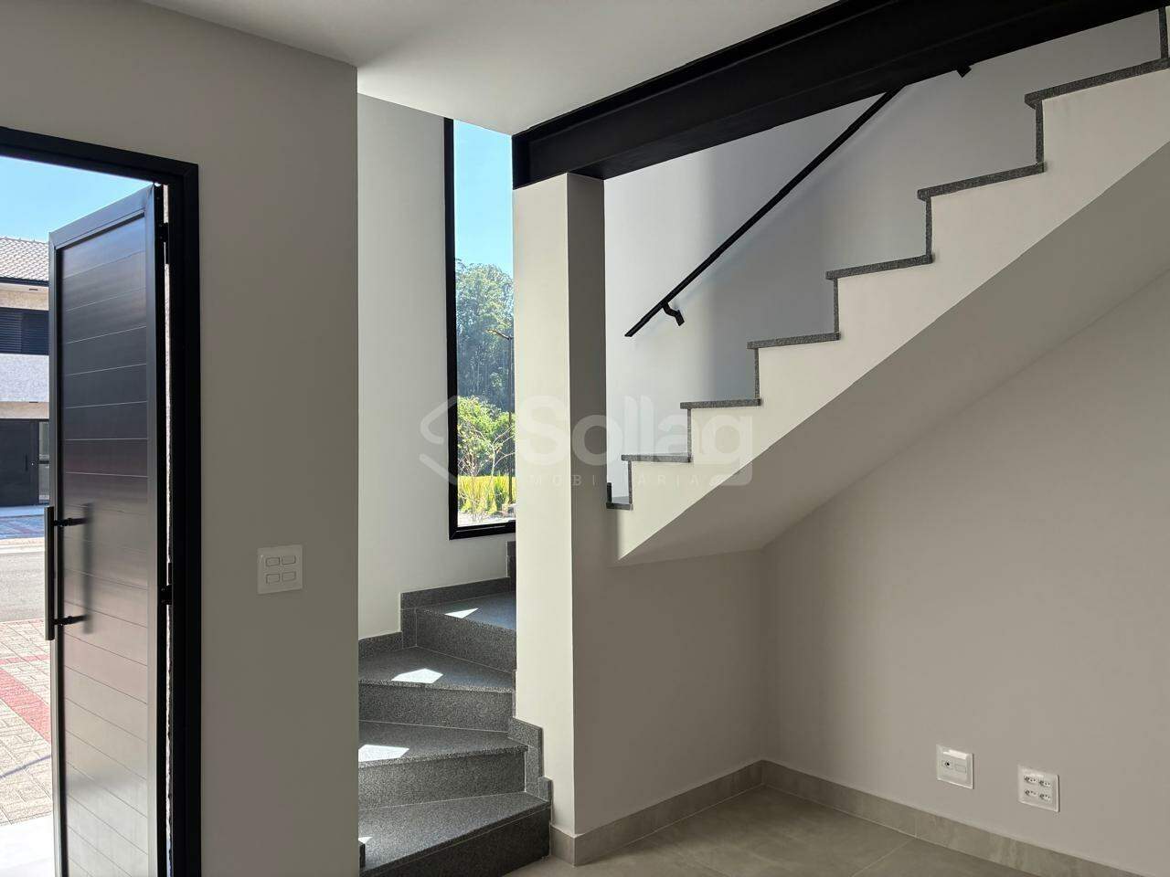 Casa em condomínio para aluguel no Vila Omizollo: 