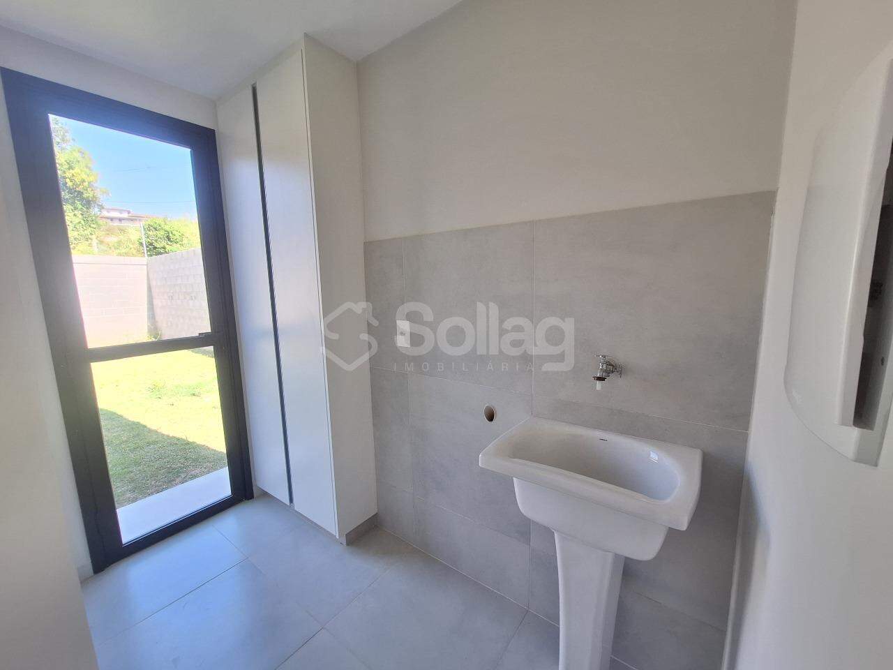 Casa em condomínio para aluguel no Vila Omizollo: