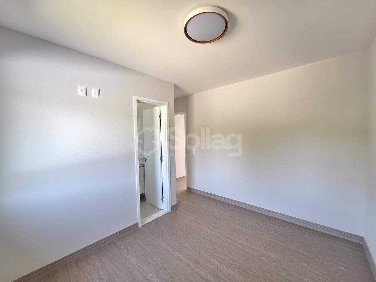 Casa em condomínio para aluguel no Vila Omizollo: