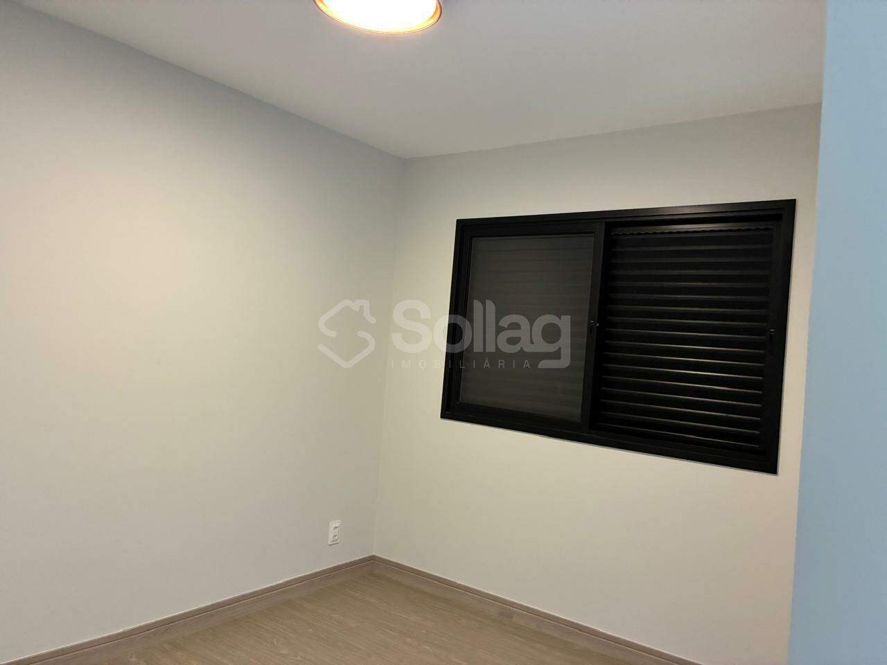 Casa em condomínio para aluguel no Vila Omizollo: