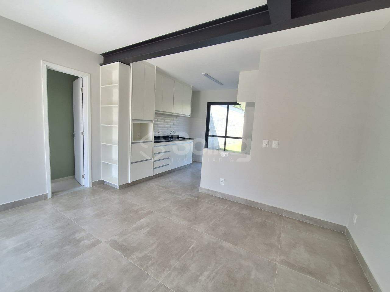 Casa em condomínio para aluguel no Vila Omizollo: