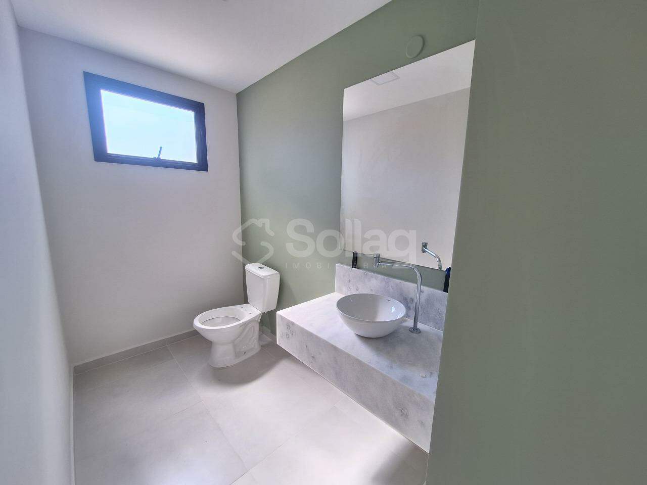 Casa em condomínio para aluguel no Vila Omizollo: