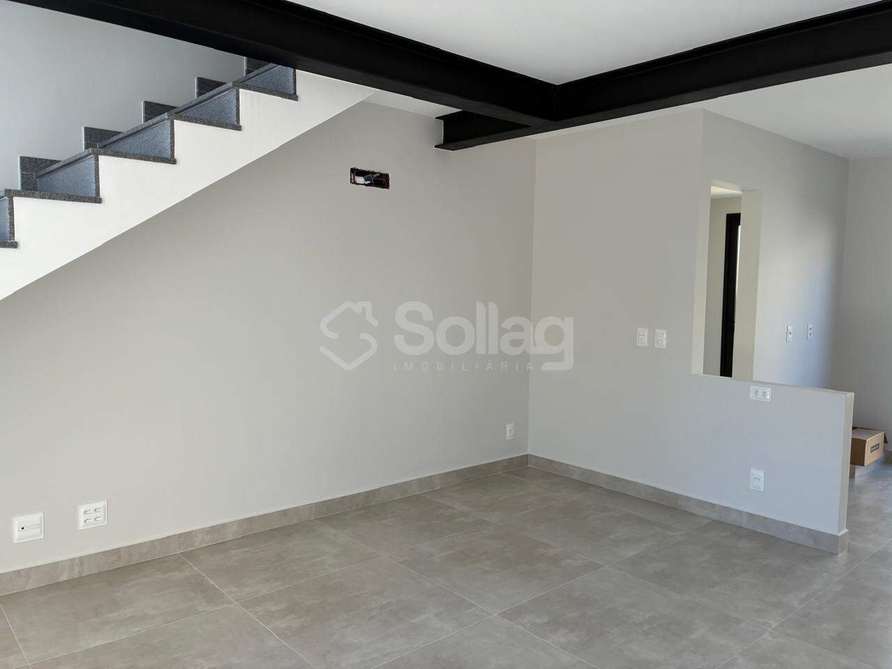Casa em condomínio para aluguel no Vila Omizollo:
