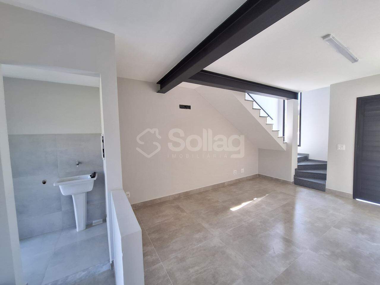 Casa em condomínio para aluguel no Vila Omizollo:
