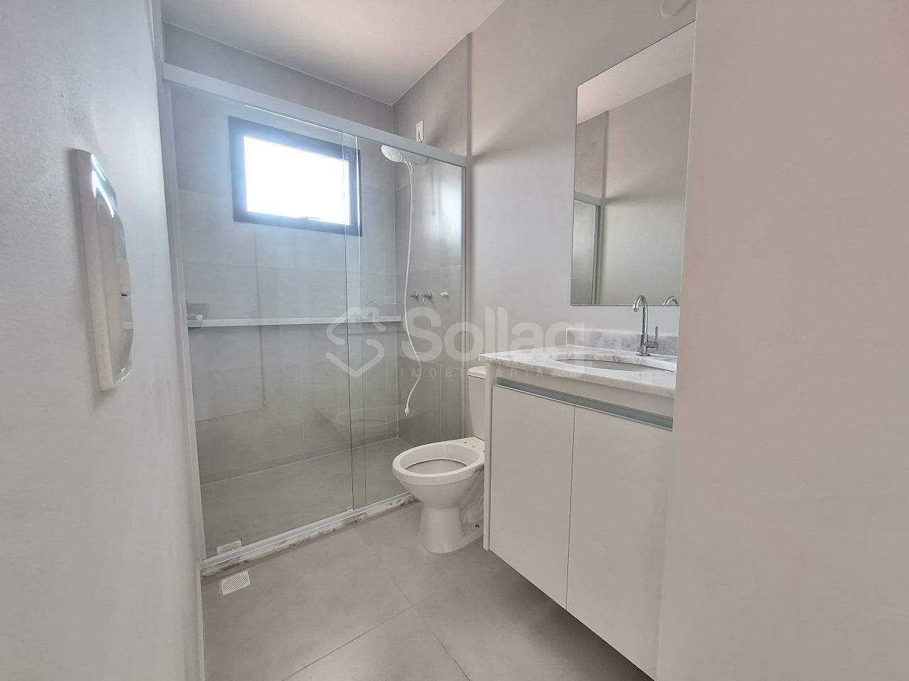 Casa em condomínio para aluguel no Vila Omizollo: