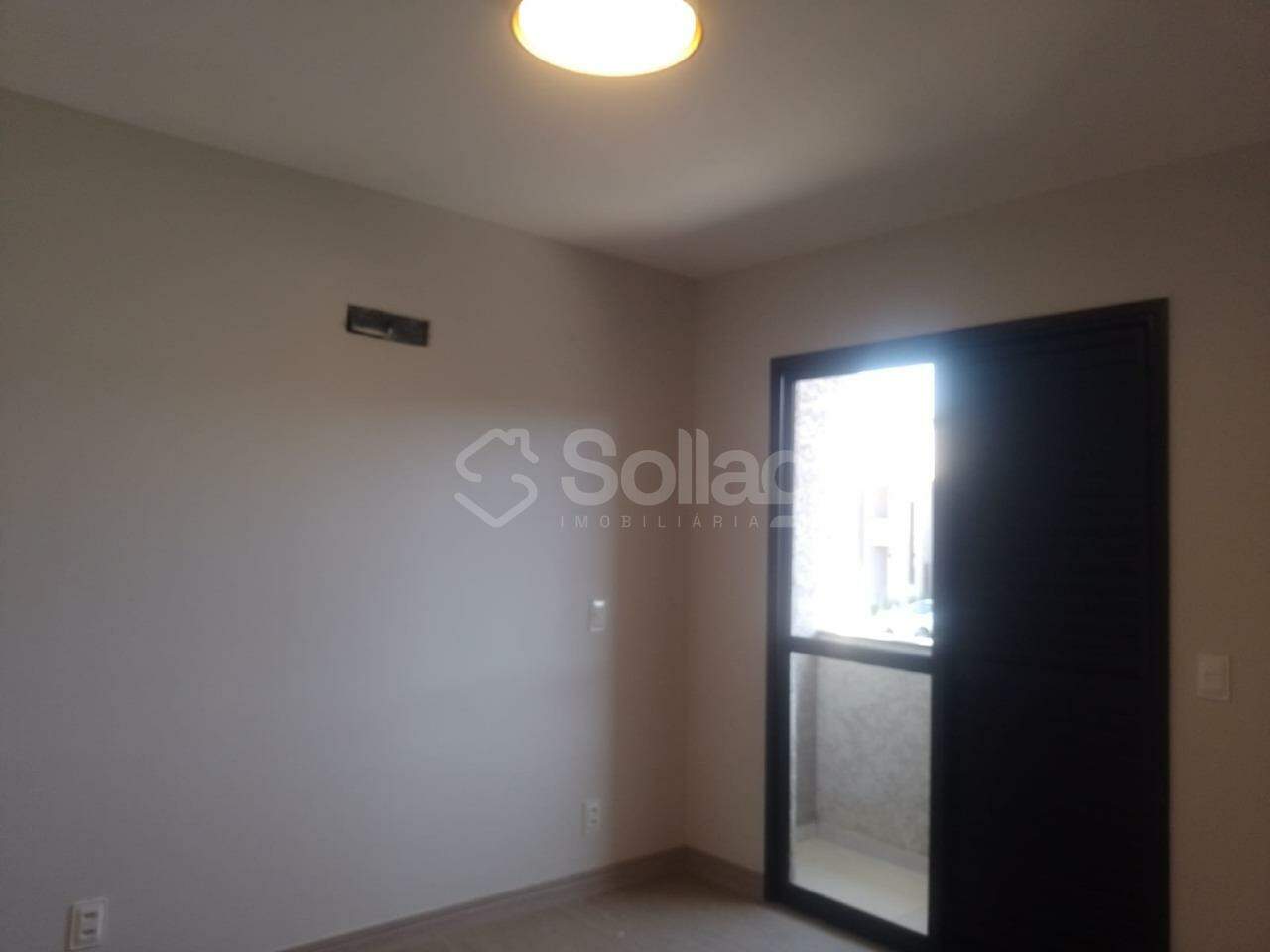 Casa em condomínio para aluguel no Vila Omizollo: