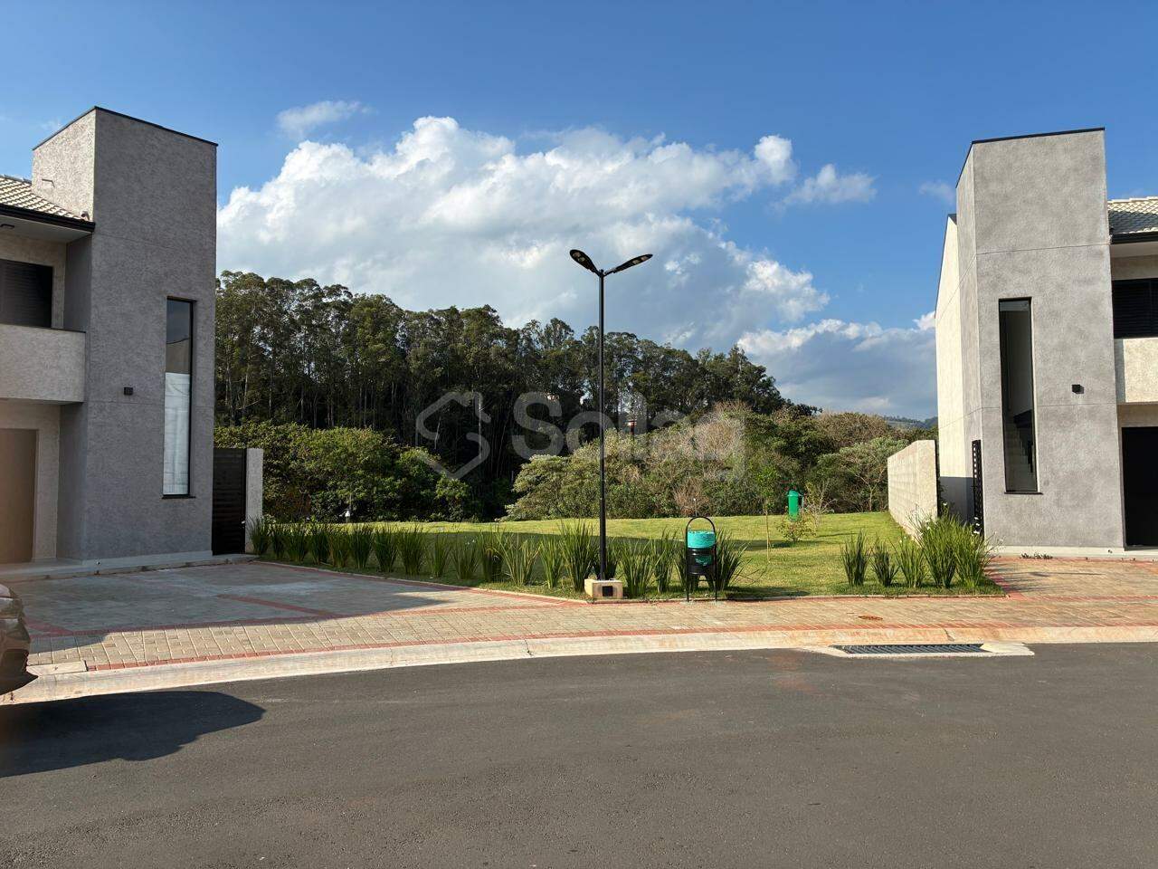 Casa em condomínio para aluguel no Vila Omizollo: 