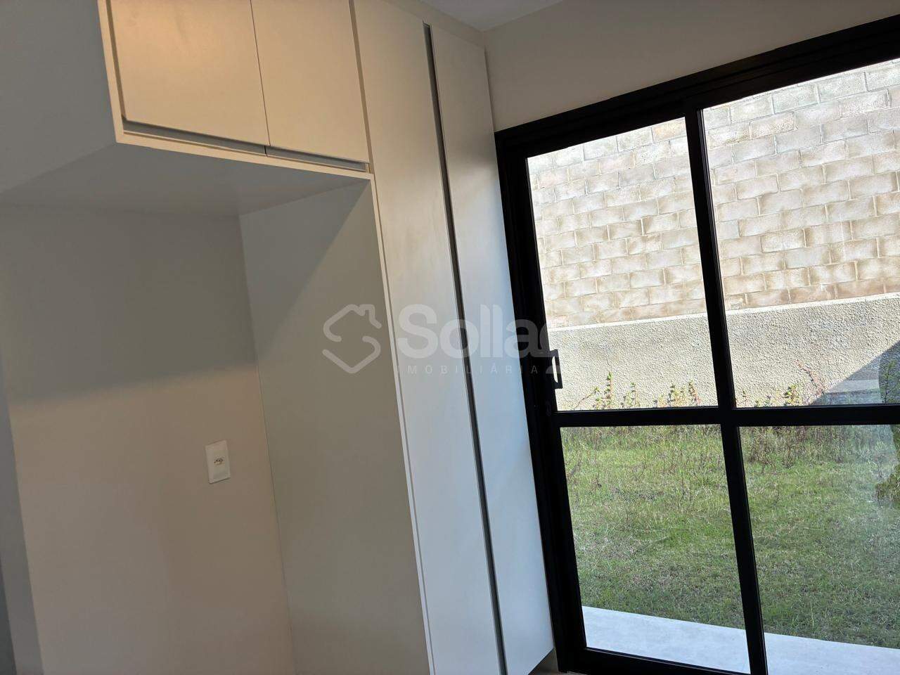 Casa em condomínio para aluguel no Vila Omizollo: 