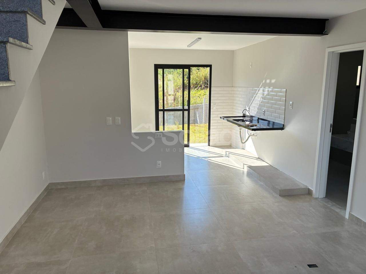 Casa em condomínio para aluguel no Vila Omizollo: 