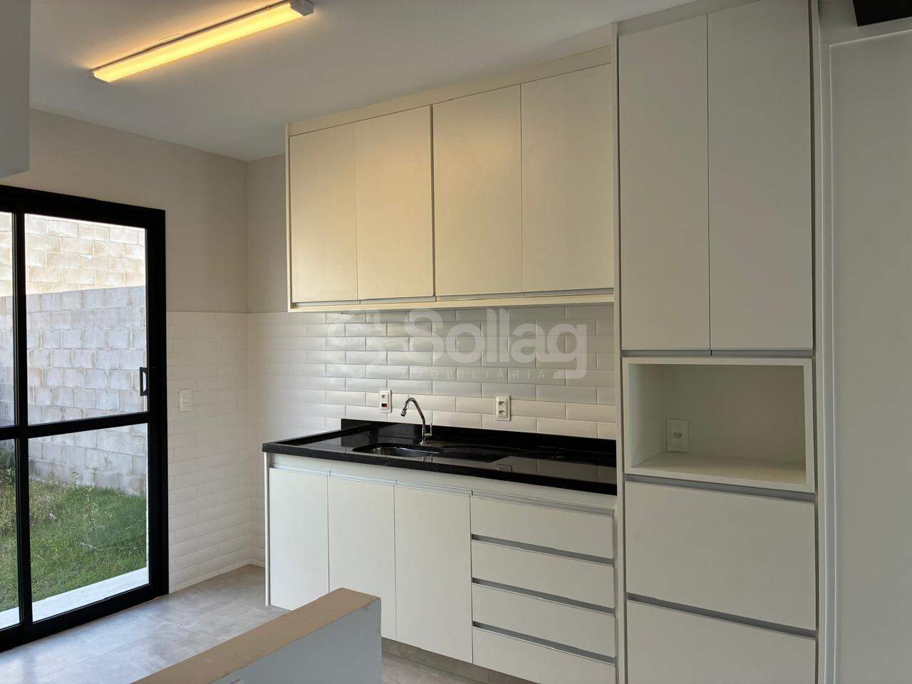 Casa em condomínio para aluguel no Vila Omizollo: 