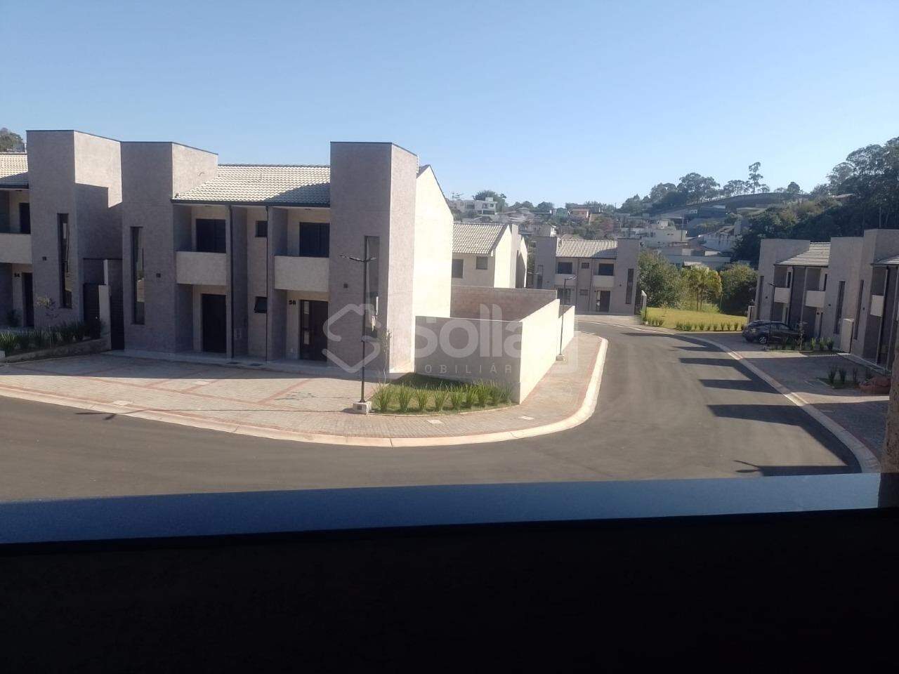 Casa em condomínio para aluguel no Vila Omizollo: 
