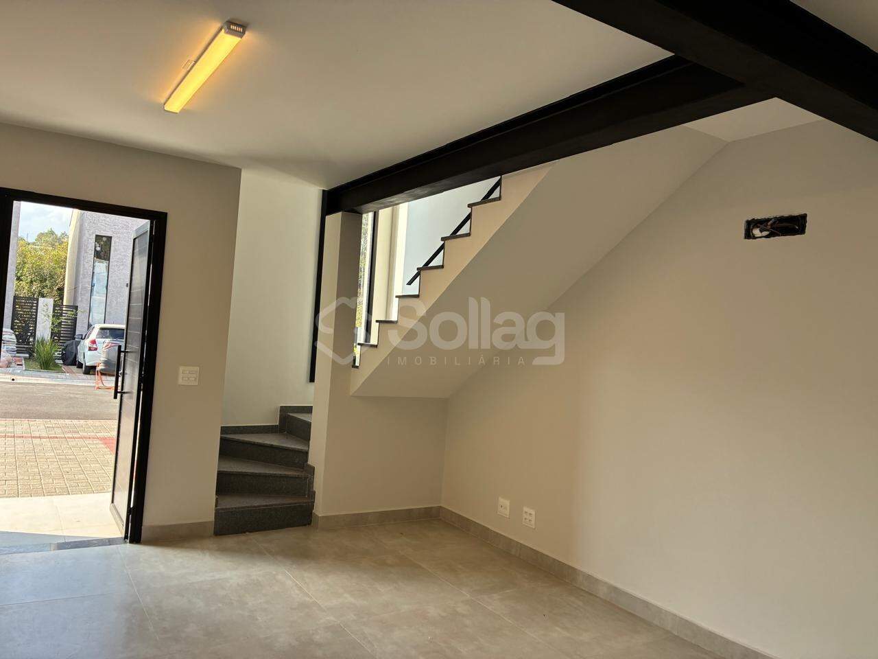 Casa em condomínio para aluguel no Vila Omizollo: 