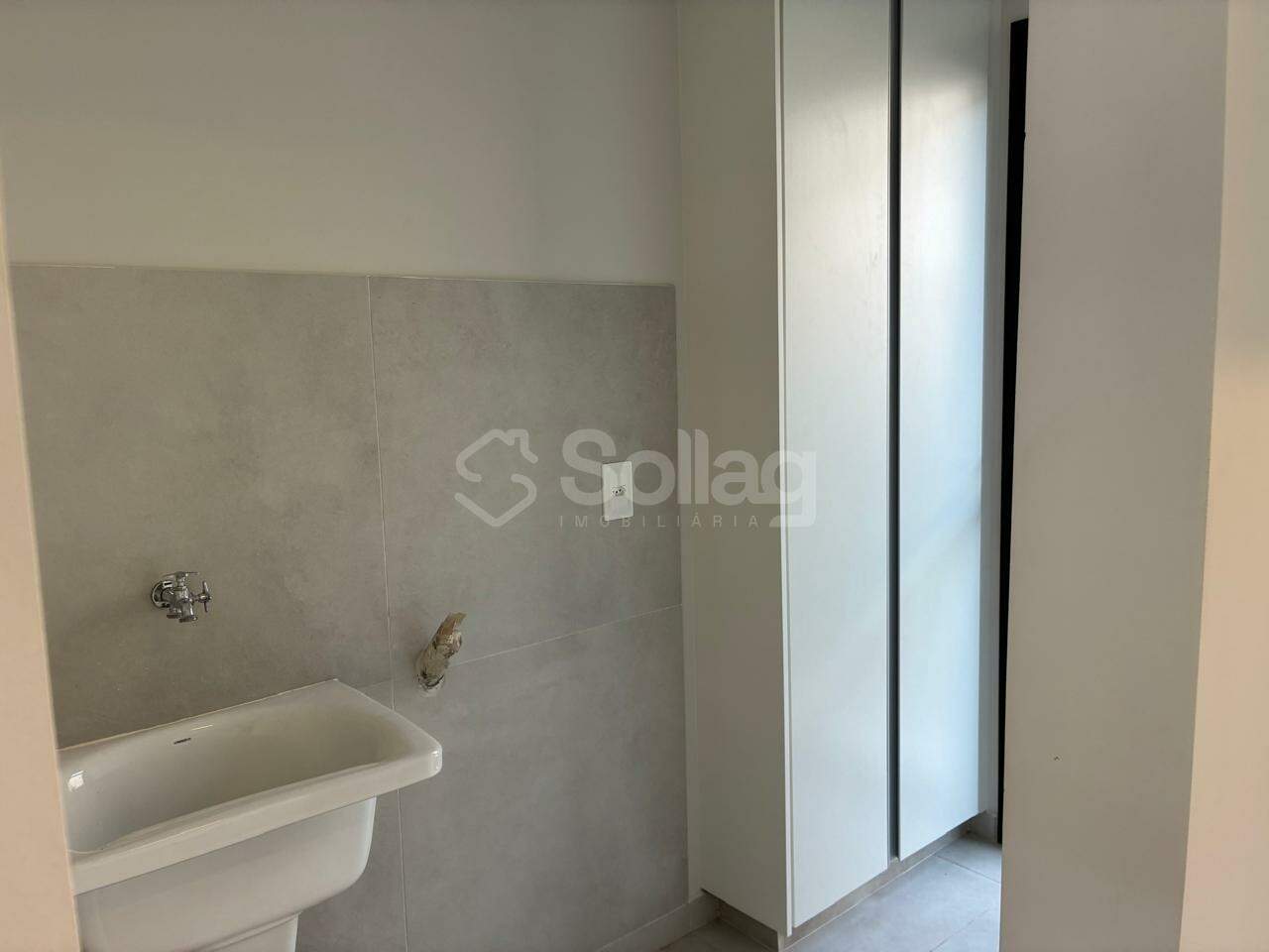 Casa em condomínio para aluguel no Vila Omizollo: 