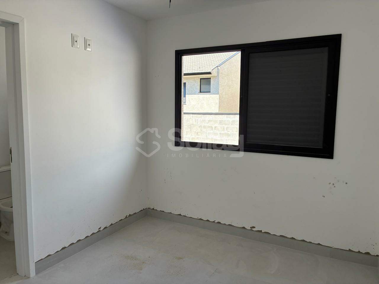 Casa em condomínio para aluguel no Vila Omizollo: 