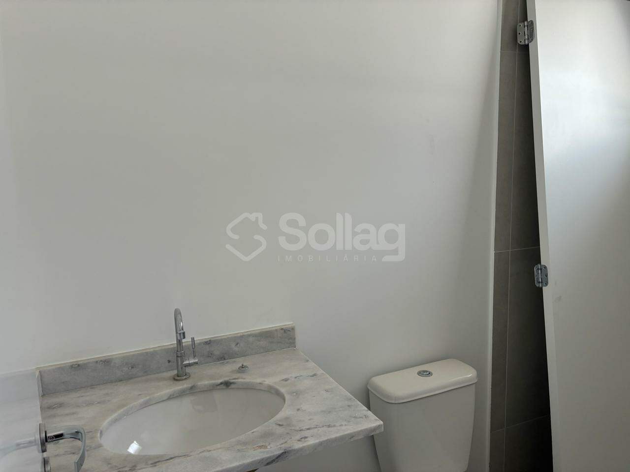 Casa em condomínio para aluguel no Vila Omizollo: 
