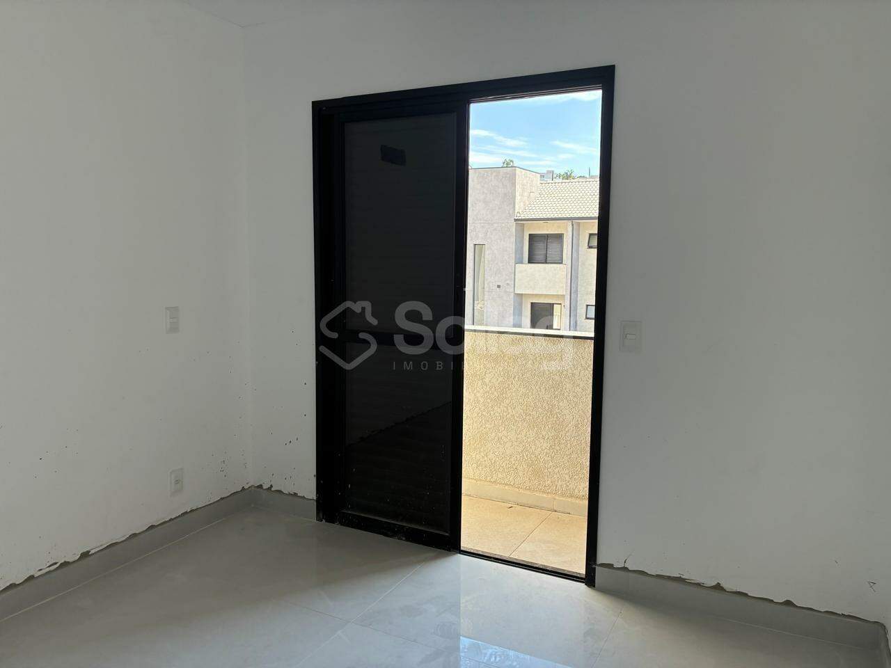 Casa em condomínio para aluguel no Vila Omizollo: 