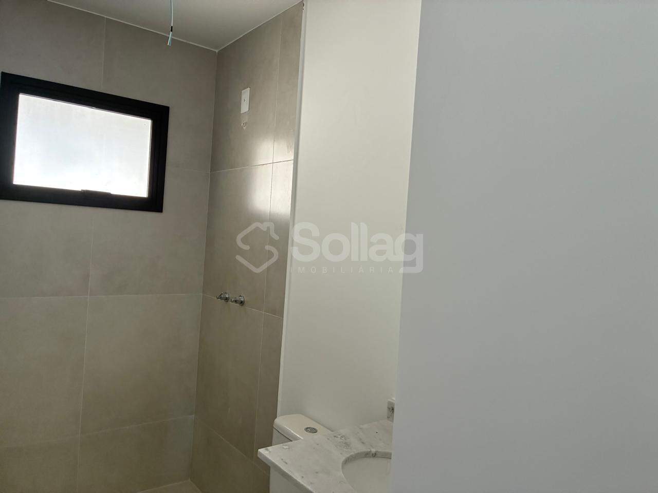 Casa em condomínio para aluguel no Vila Omizollo: 