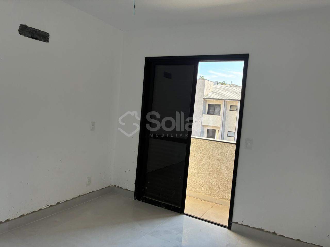 Casa em condomínio para aluguel no Vila Omizollo: 