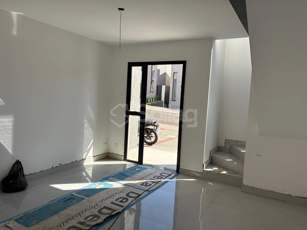 Casa em condomínio para aluguel no Vila Omizollo: 