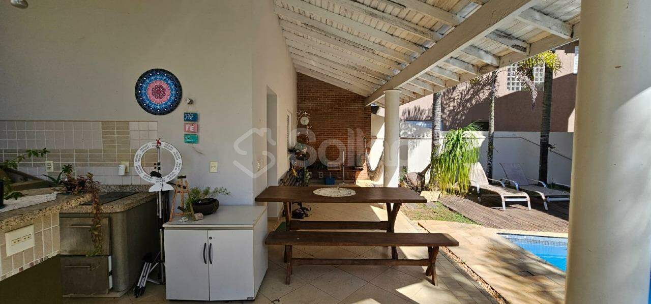 Casa em condomínio à venda no Condomínio Bosques de Grevílea: 