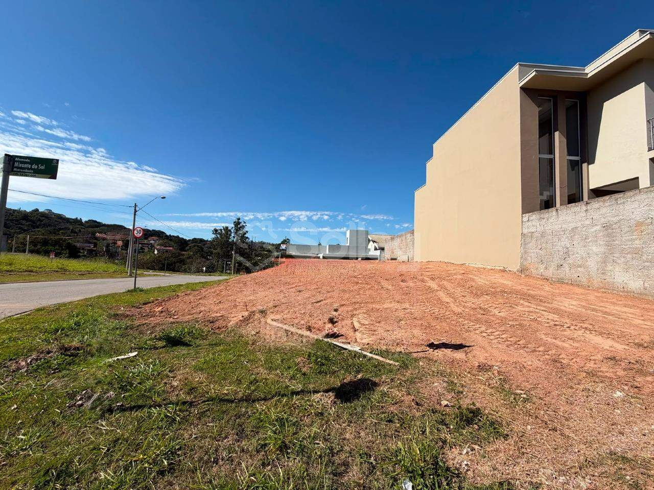 terreno à venda no Residencial Santa Maria: 