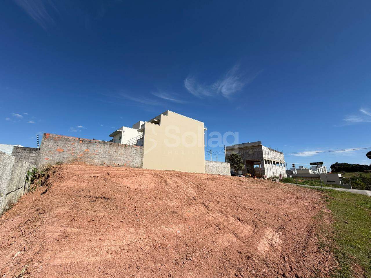 terreno à venda no Residencial Santa Maria: 