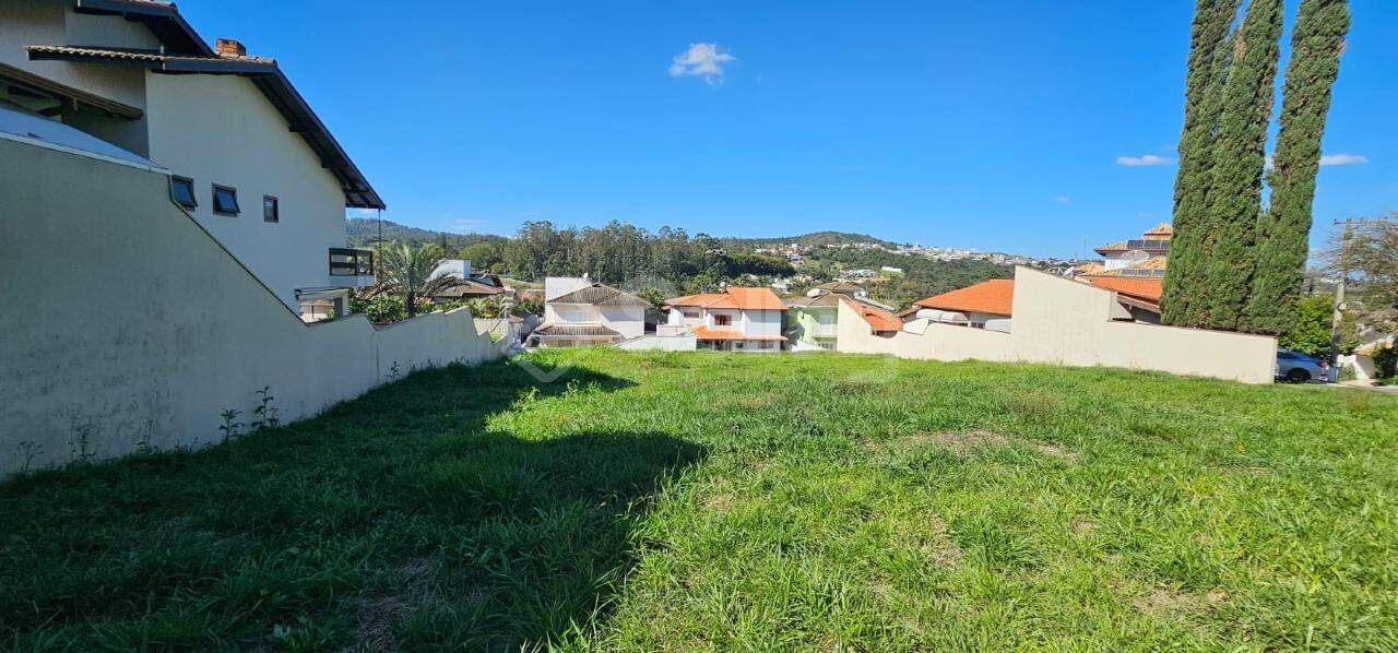 Terreno em condomínio à venda no Villaggio Capríccio: 
