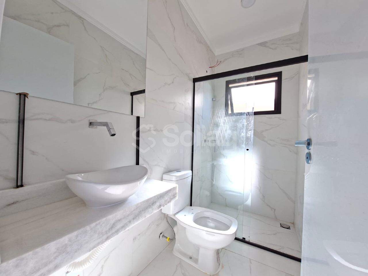 Casa em condomínio para aluguel no Vila Omizollo: 