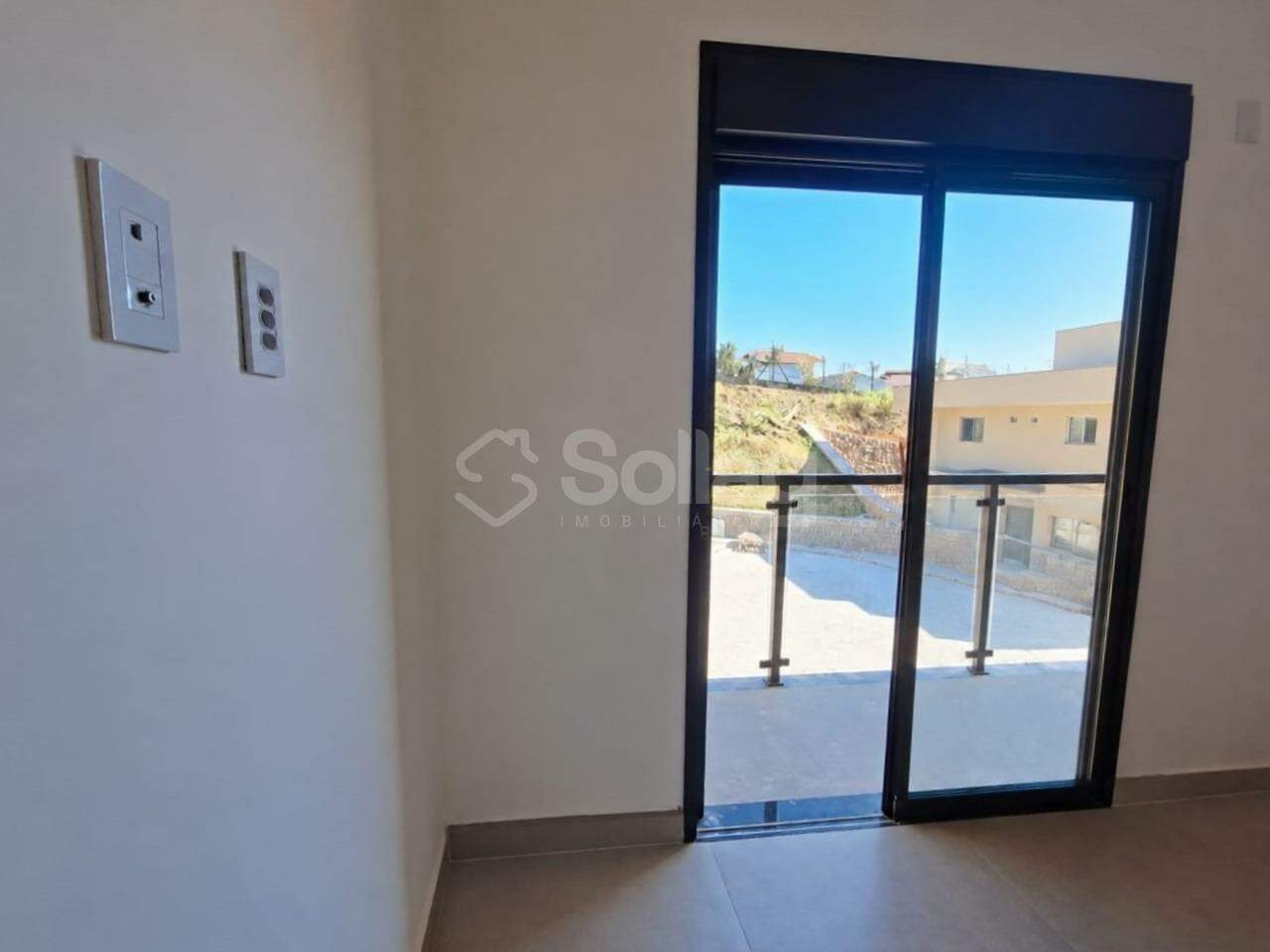Casa em condomínio para aluguel no Vila Omizollo: 