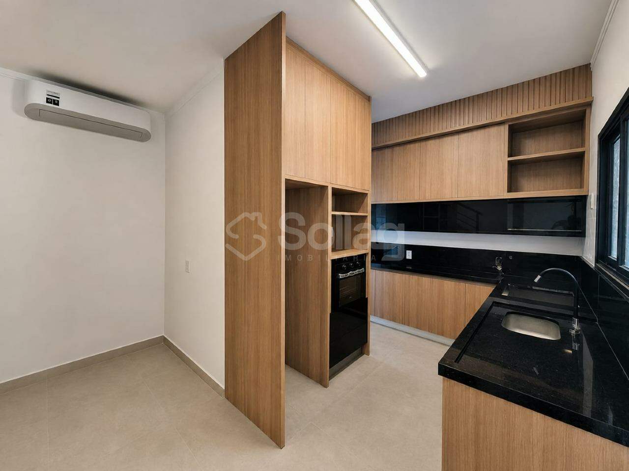 Casa em condomínio para aluguel no Vila Omizollo: 