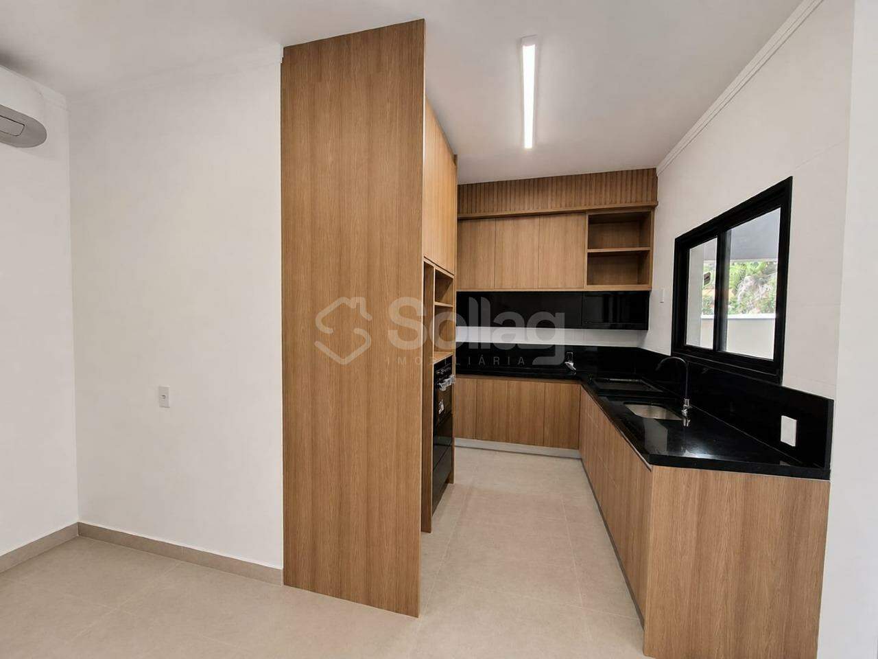 Casa em condomínio para aluguel no Vila Omizollo: 
