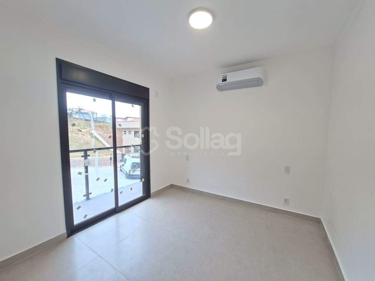 Casa em condomínio para aluguel no Vila Omizollo: 