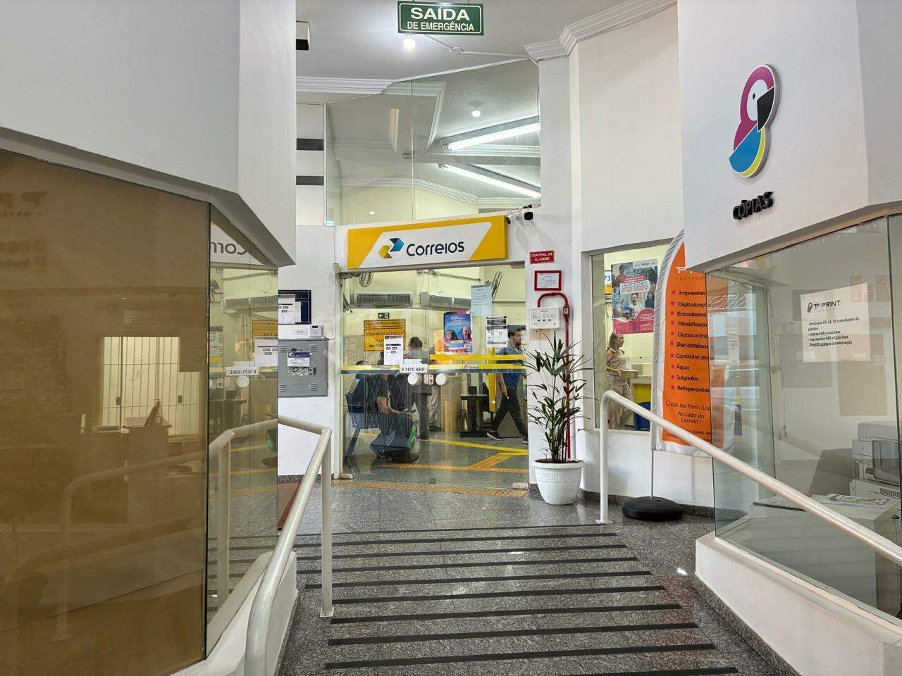 Sala para aluguel no Centro: 