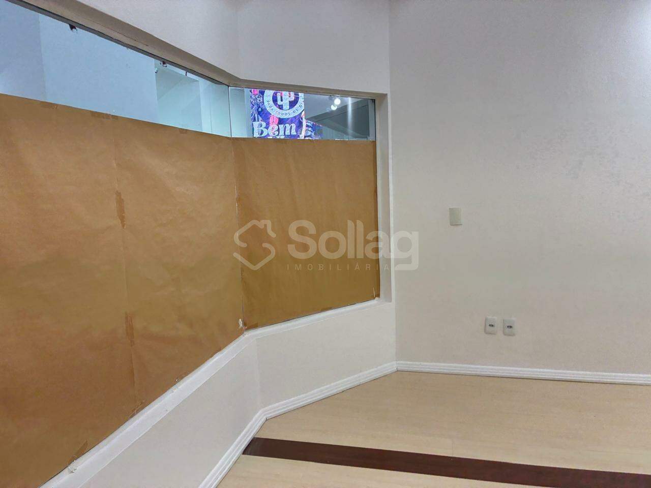 Sala para aluguel no Centro: 