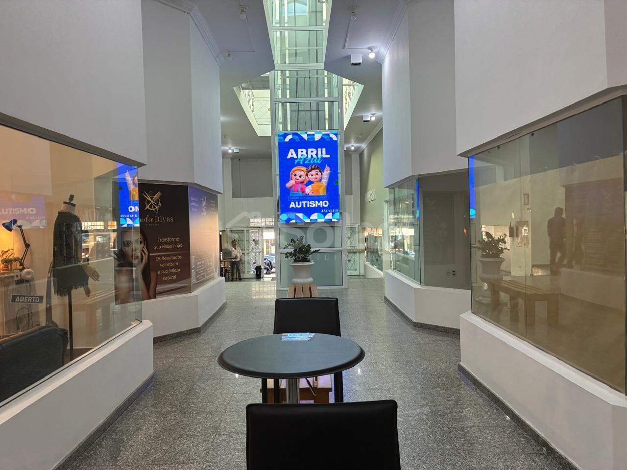 Sala para aluguel no Centro: 