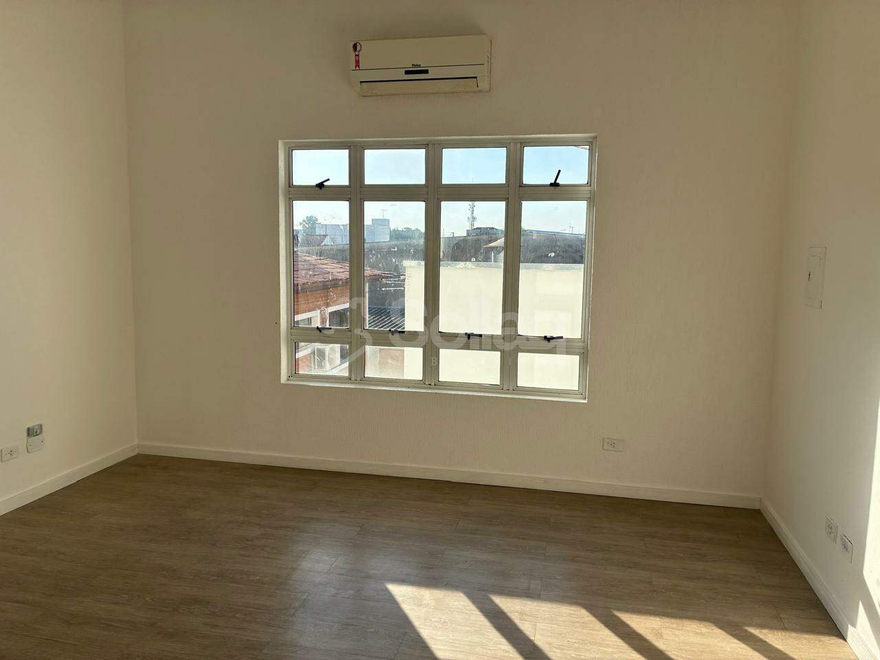 Sala para aluguel no Centro: 