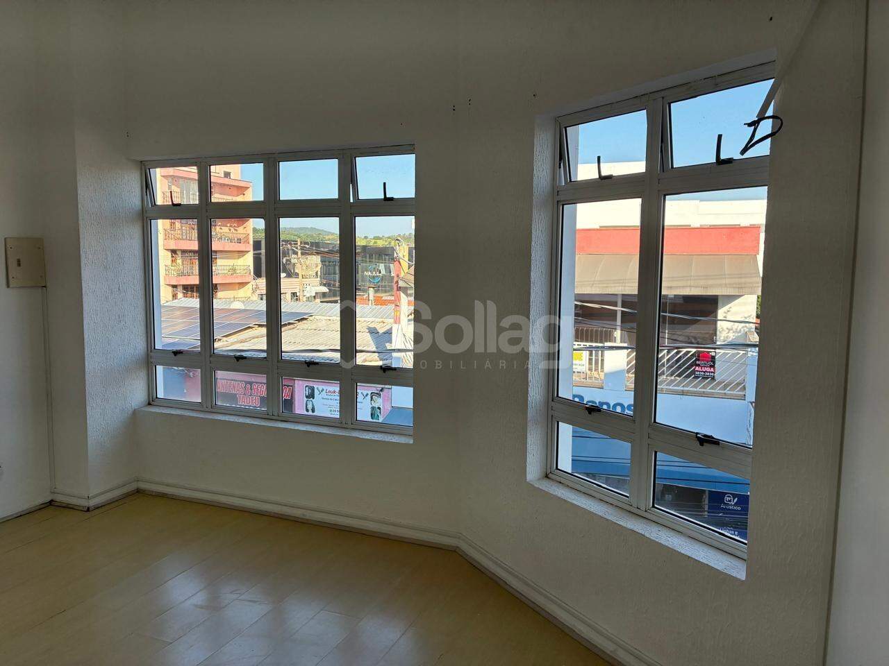 Sala para aluguel no Centro: