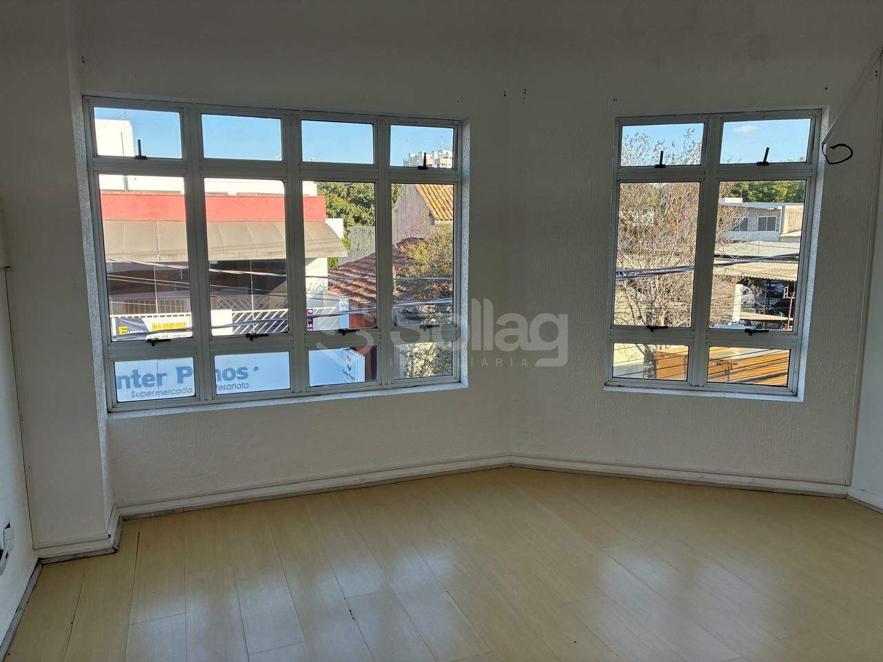Sala para aluguel no Centro: 