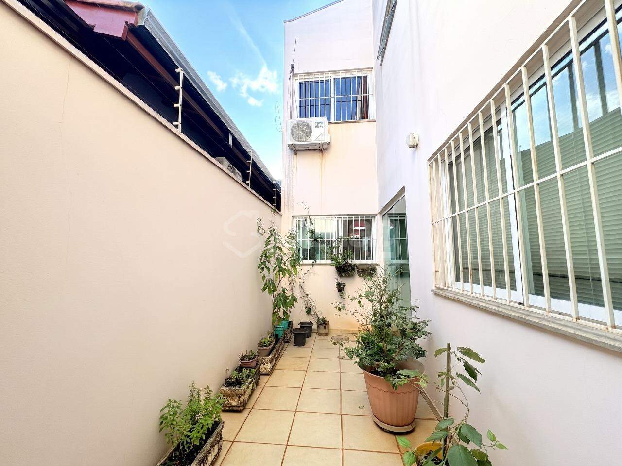 Casa à venda no Parque Nova Suiça: