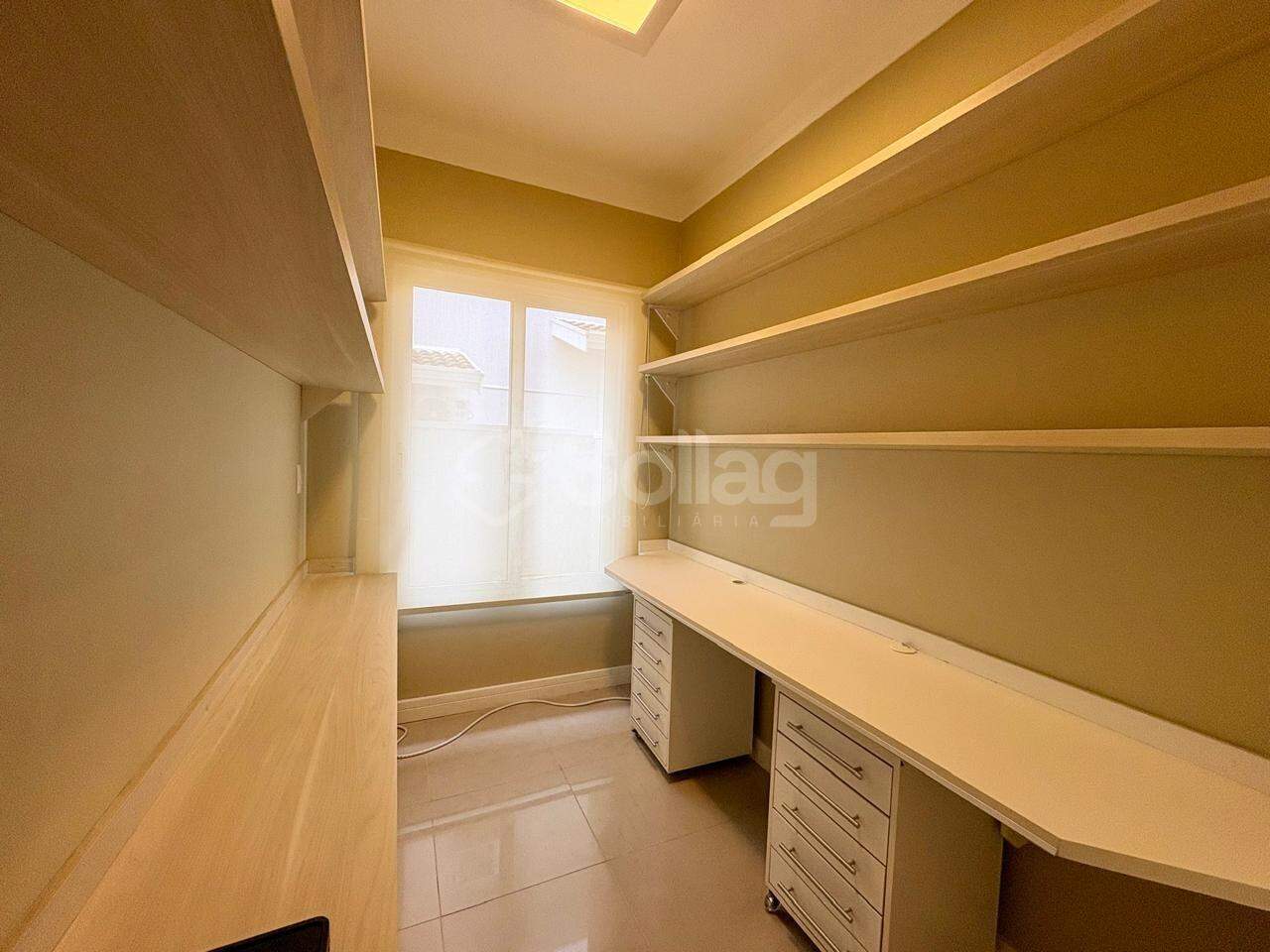 Casa em condomínio à venda no Jardim Paiquerê: