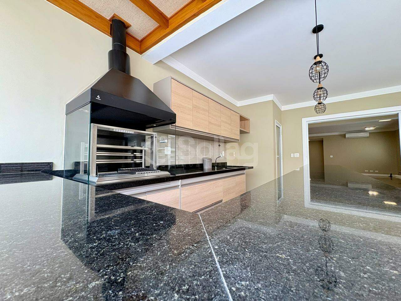 Casa em condomínio à venda no Jardim Paiquerê: