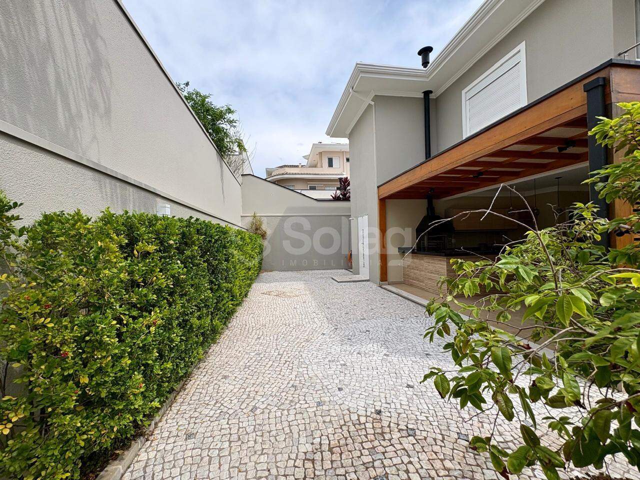 Casa em condomínio à venda no Jardim Paiquerê: