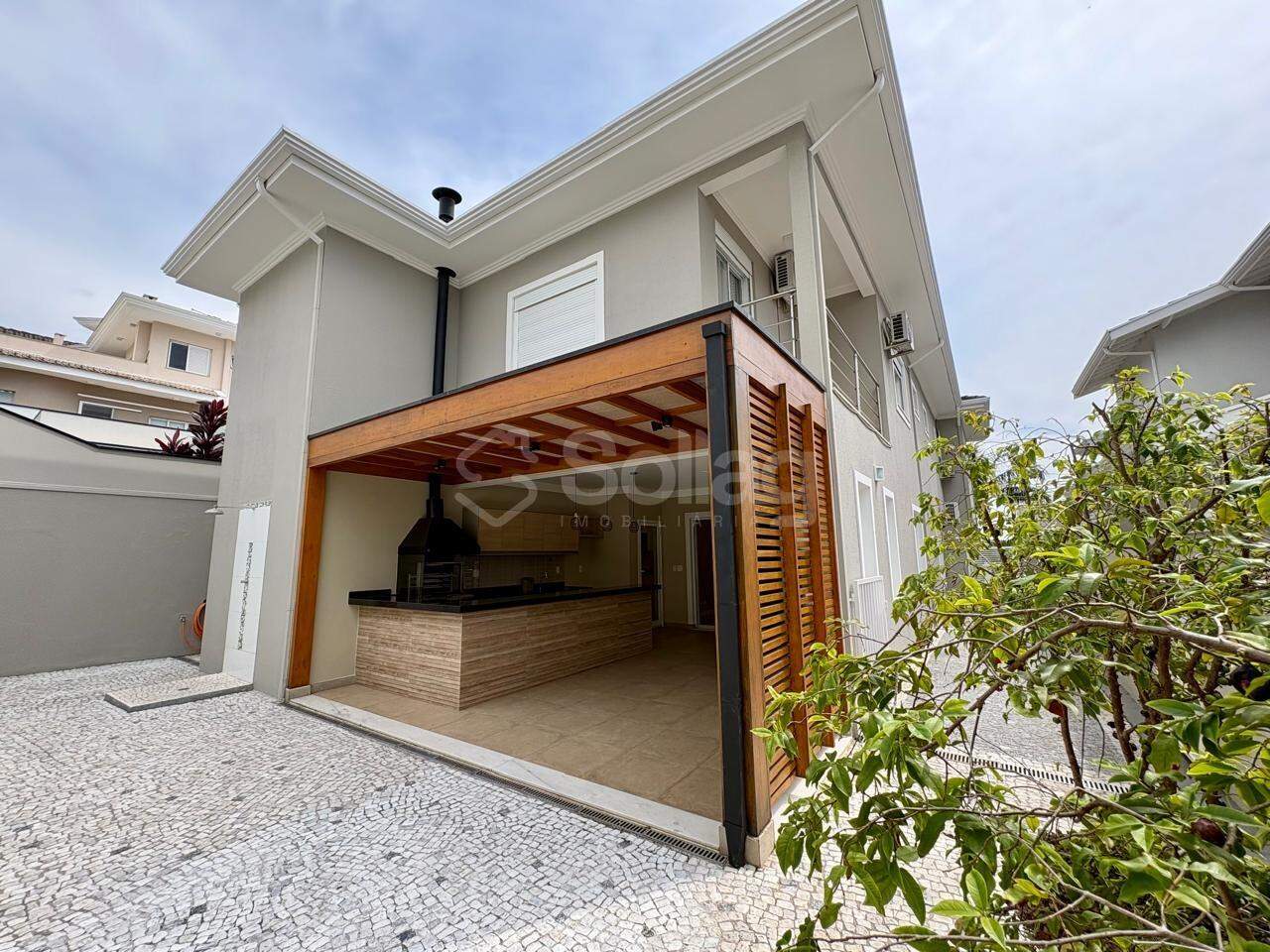 Casa em condomínio à venda no Jardim Paiquerê: